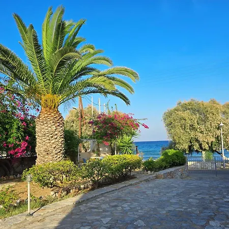 Dolphin Appartement Azolimnos